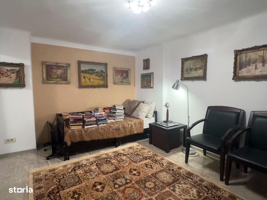 Apartament in vila cu curte la 50 metri de parc.