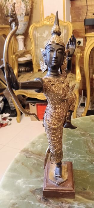 Уникална статуетка бронз