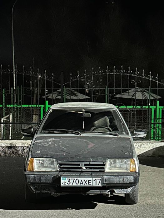 Ваз 21099      .