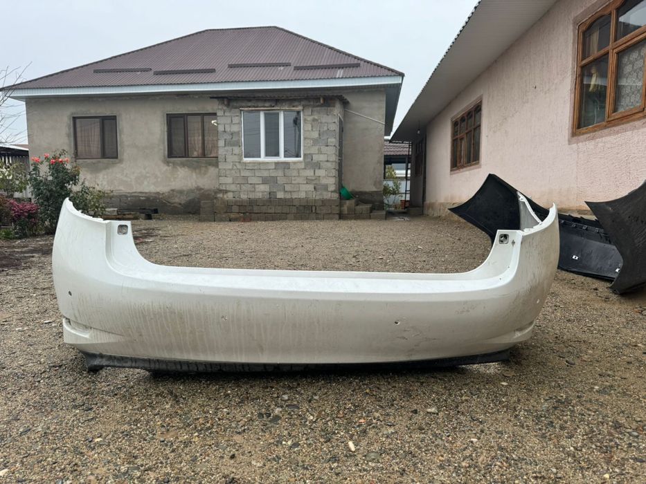 Задний бампер на Lexus es 350