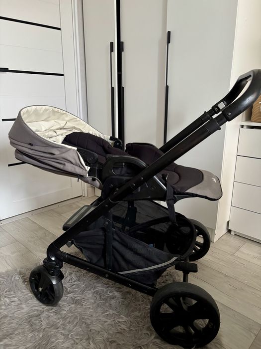 Продам коляску Joie chrome