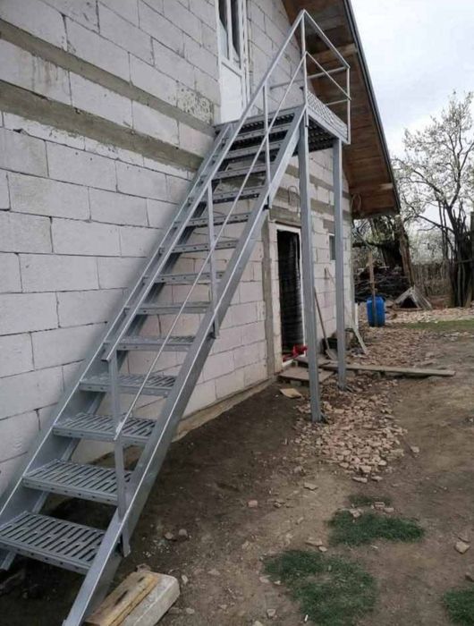 Scări metalice galvanizate