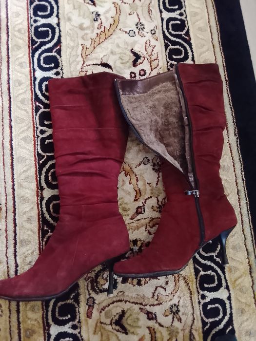 Отдам три пары сапог