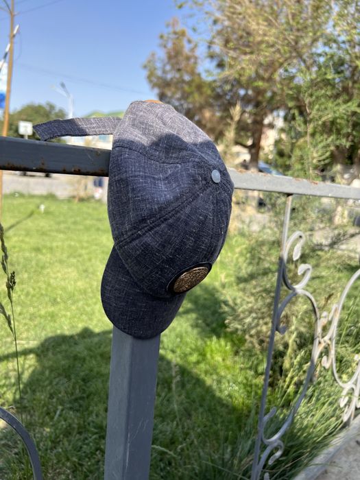 Loro piano kepka sotiladi