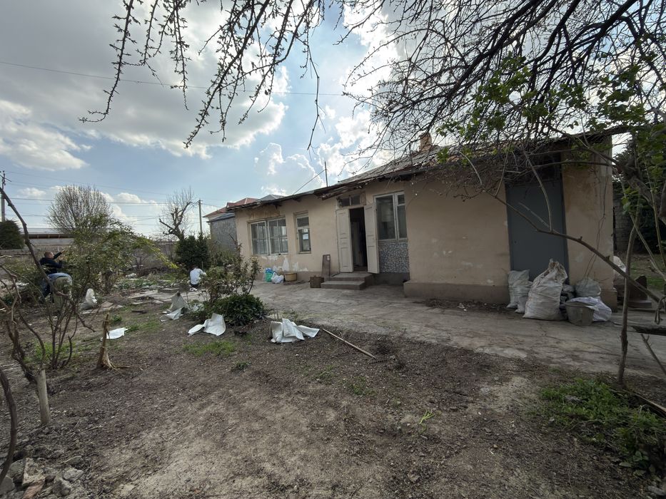 Продажа участка Геофизика 6,6 соток сквозной с выходом на две улицы