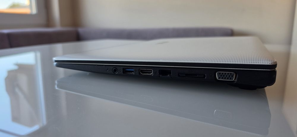 Лаптоп ASUS X501A – Core i3 / 8GB RAM / 240GB SSD / Windows 10 Pro