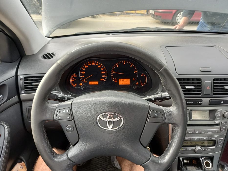 Toyota avensis de vanzare