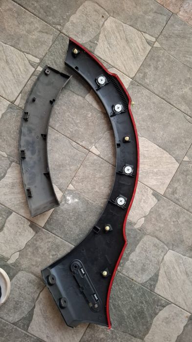 Bandou aripa stânga spate/overfender Dacia Lodgy Stepway