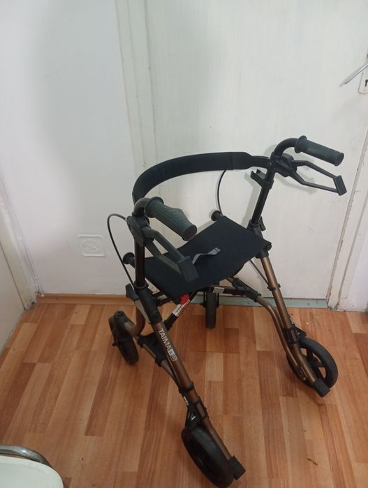 Cadru rolator persoane cu dizabilități