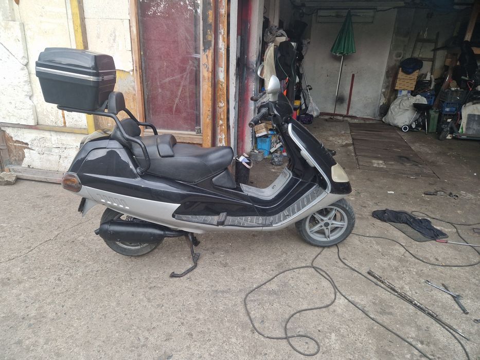 Scuter  Piaggio hexagon 180 2t