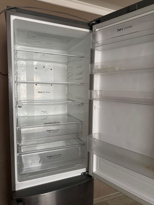 Продам холодильник LG