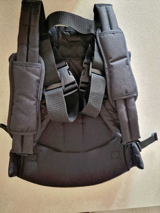 Продавам ново бебешко кенгуру