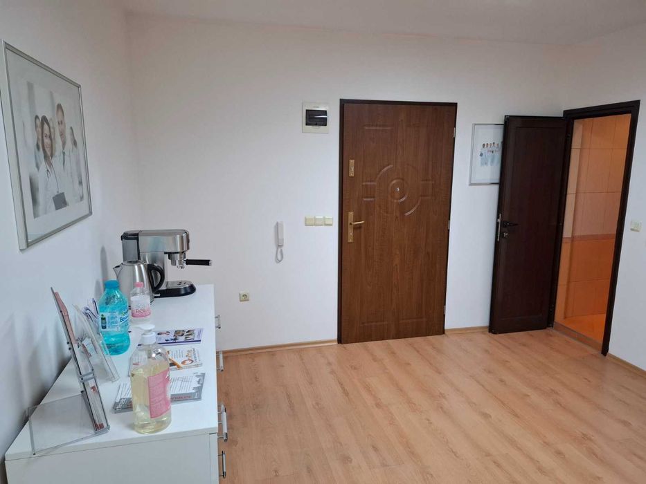 Дава се под наем Офис в Варна, Център - 37 кв.м за 350 € - Снимка #4