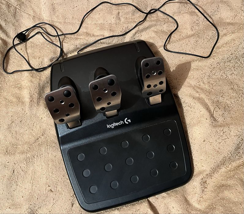 Logitech G29 Driving Force + педали | PS5 PS4 ПК