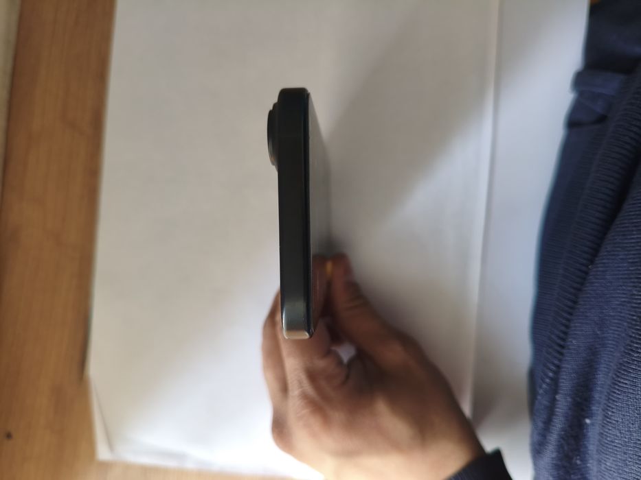 Айфон 16 срочно продам