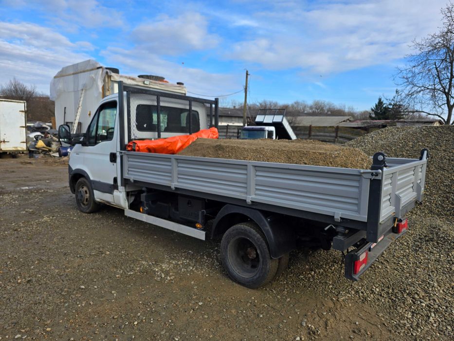 Transport basculabil, moloz , sort  materialele de construcții