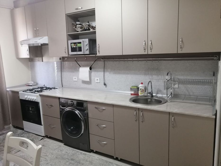 Продам квартиру (своя 2 х комнатная)