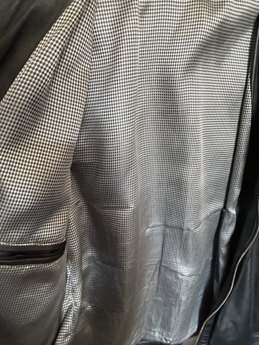 Черно кожено яке