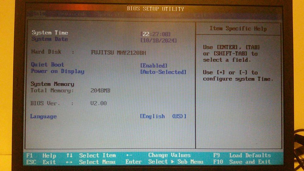 Лаптоп Toshiba Satellite L40-14F с дефекти за лека работа или за части