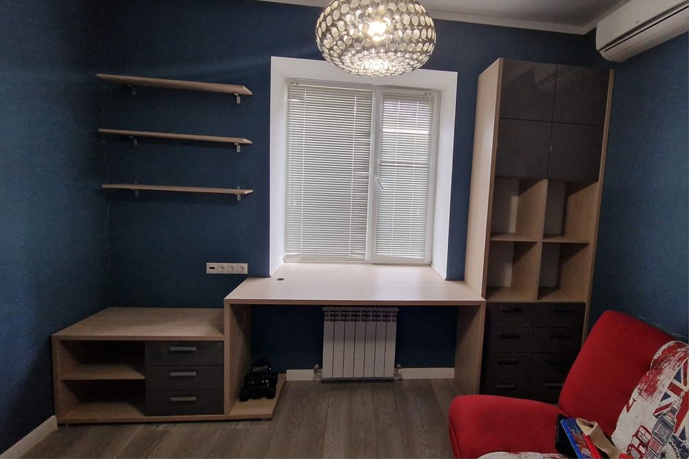 Продам мебель для рабочей зоны