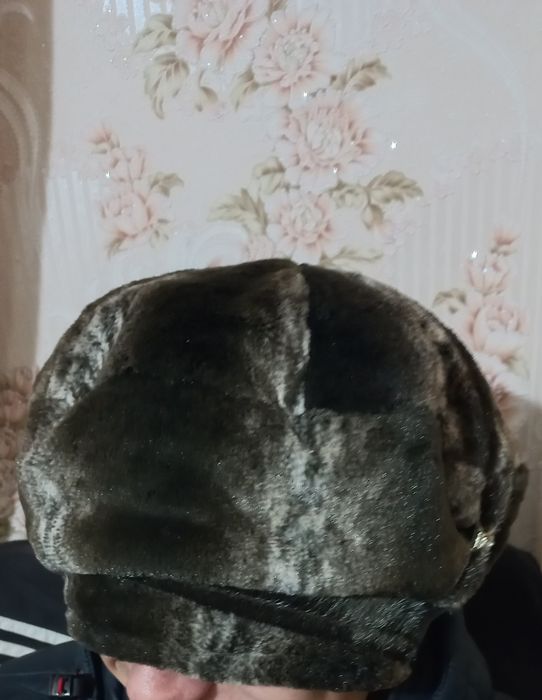 Берет продам цвет серый