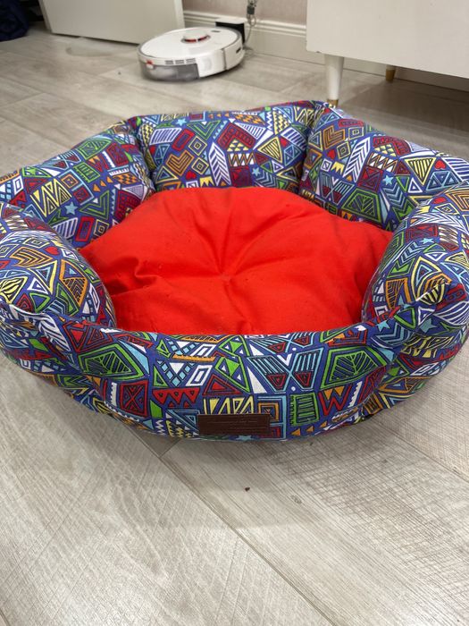 Лежанка для кошек, б/у