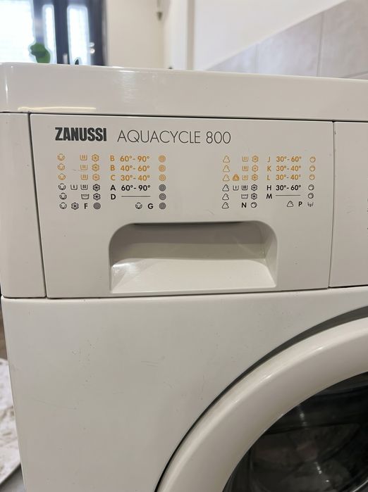 Стиральная машина Zanussi Aquacycle 800