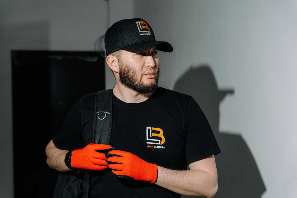 ‼️Вскрыть Гараж. Вскрытие авто, ремонт и замена замков, быстро.‼️