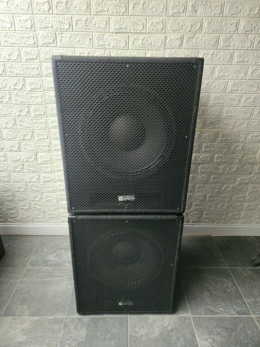 2 Subwooferi activi de 15 . 2000 lei 2 buc