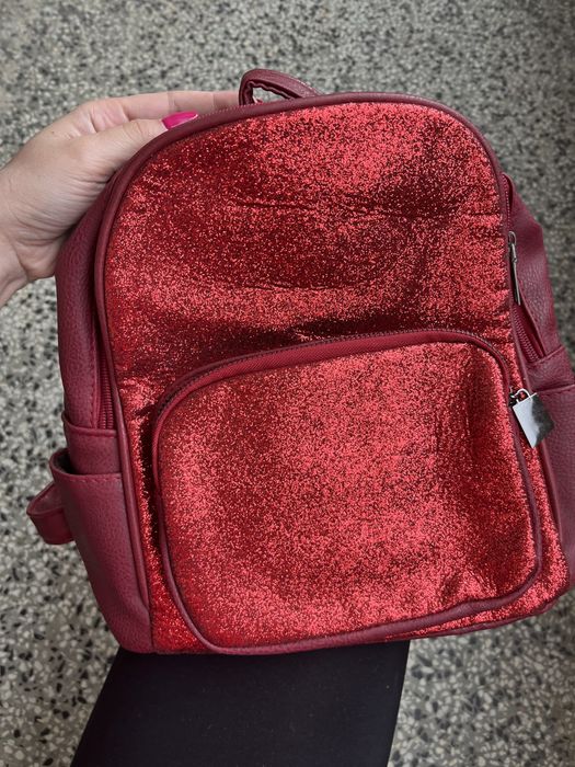 Червена дамска раница