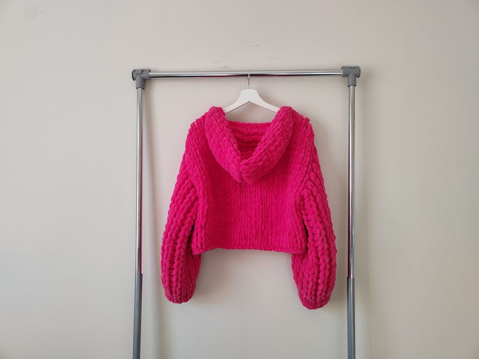 Ръчно плетени жилетки, чанти, одеяла, играчки и други