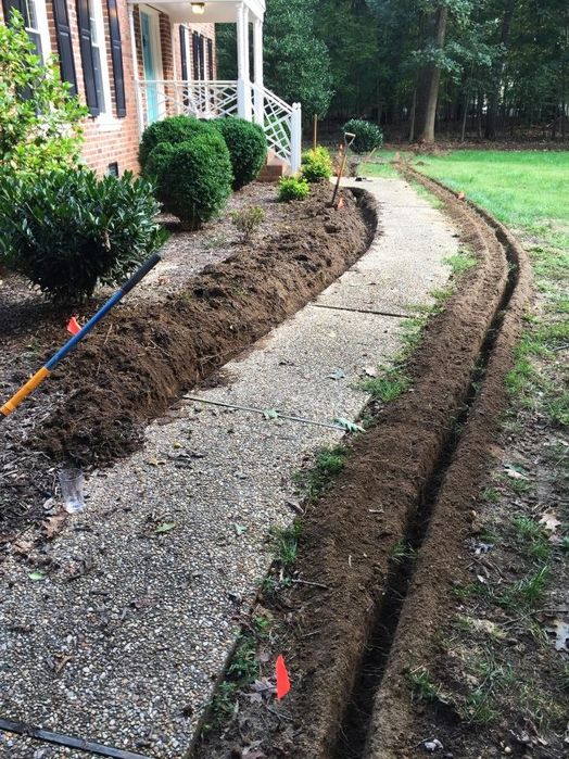 Servicii sapat santuri cu trencher 60 cm adancime cabluri apa gaz irig