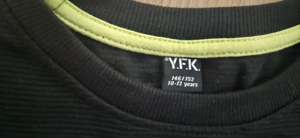 Bluză pt băieți 146/152(10-12 ani)