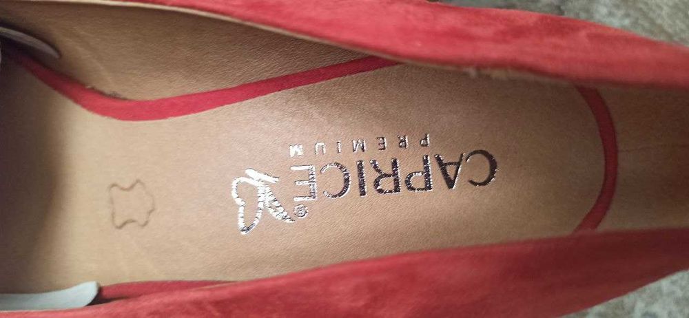 Продам женскую обувь