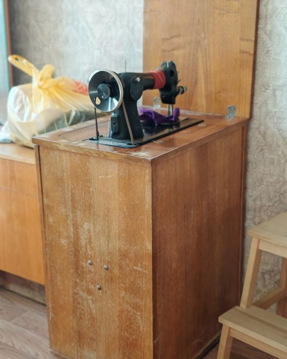 Швейная машина советская