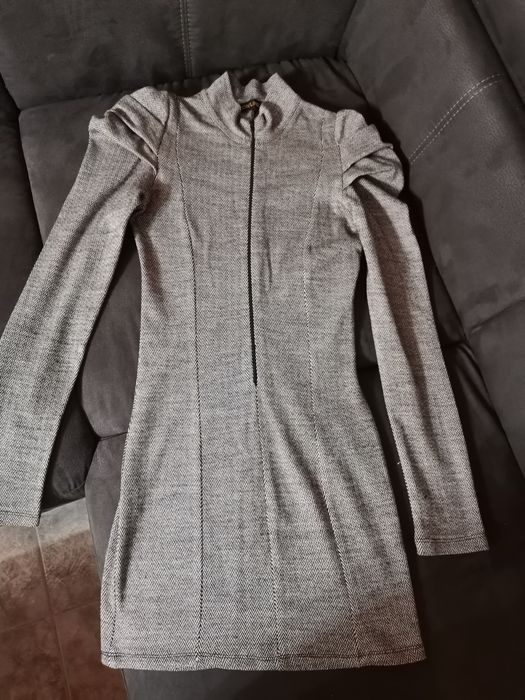 Рокля с дълъг ръкав