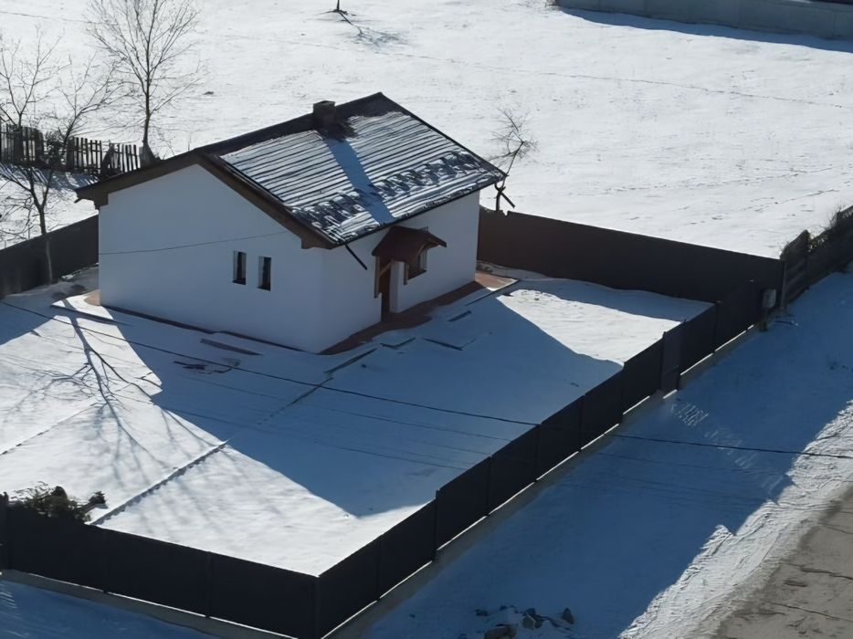 Vând casă din cărămidă