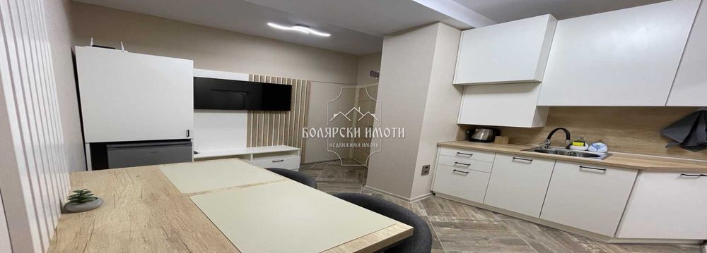 Дава се под наем Едностаен апартамент в Велико Търново, Център - 17 кв.м за 200 € - Снимка #3