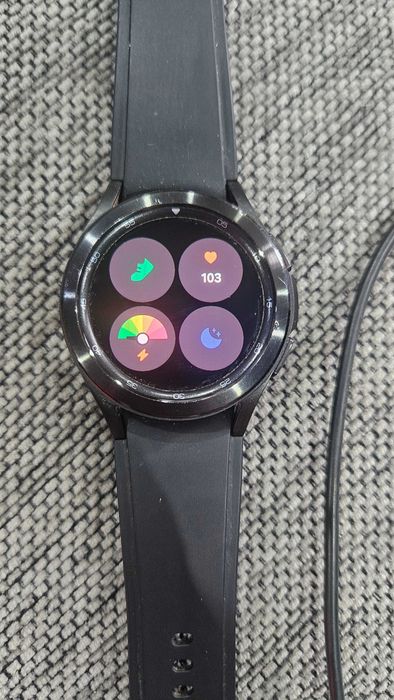 Часовник Samsung Galaxy watch 4