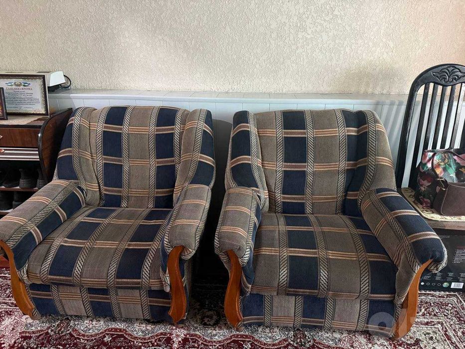 Kreslolar sotiladi