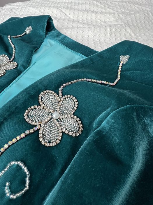 Продам платье + камзол