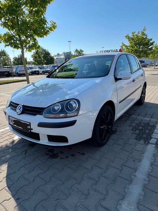 Vând Volkswagen Golf 5