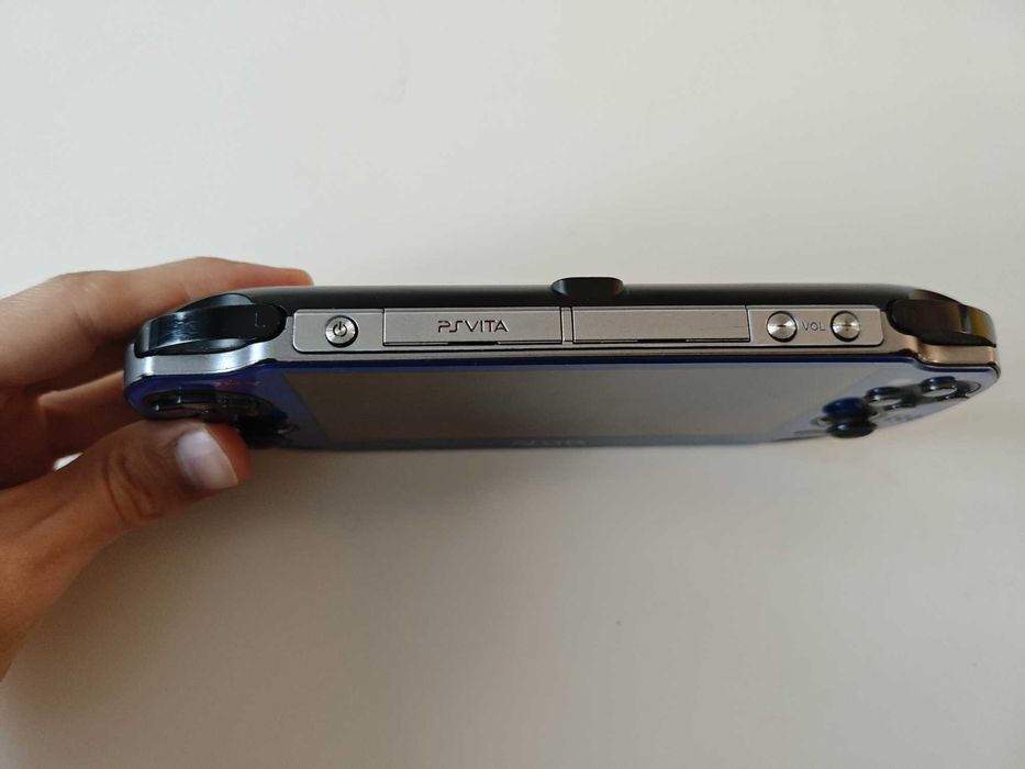 Sony PS Vita Playstation Vita - качени много игри