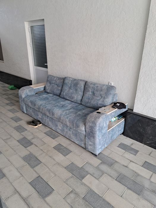 Продаётся  диван
