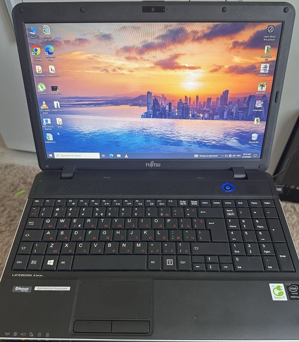Fujitsu LifeBook A512 С оригинален  уйндоус 8pro
