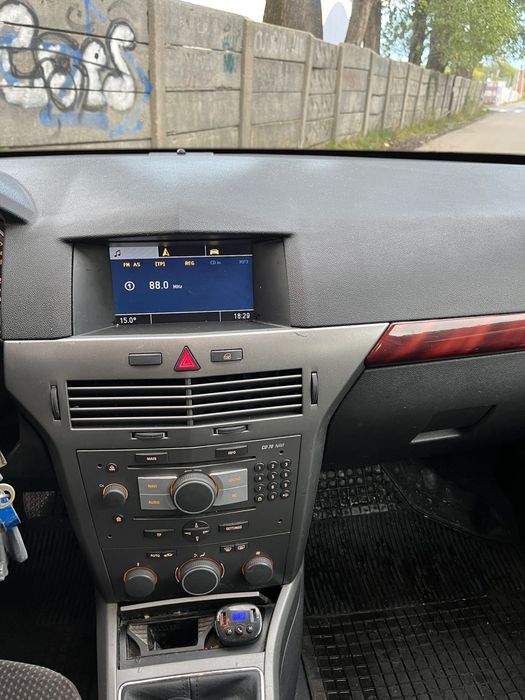 Vând Opel Astra H, an fabricație 2005, motor 1.7 CDTI (101 CP)