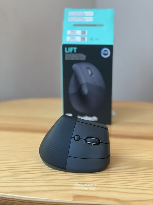 Logitech Lift ергономична мишка