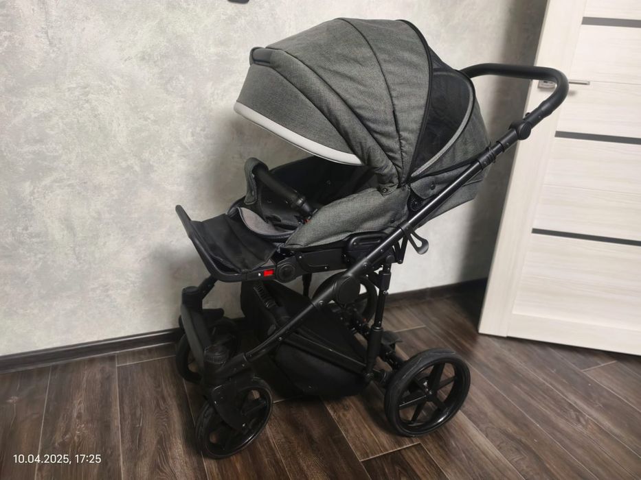 Продам коляску Adamex remini