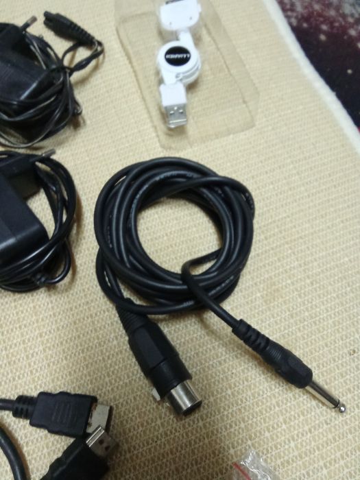 Продам разные зарядки кабели
