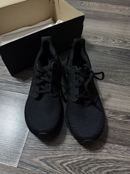 Кроссовки adidas оригинал 40 размер